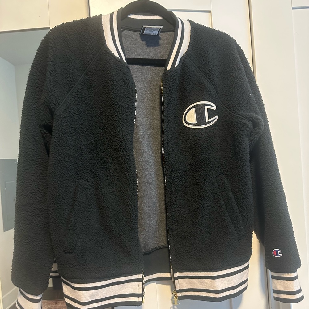 Fleece bomber champion Jacket in very good condition, worn a couple of times.